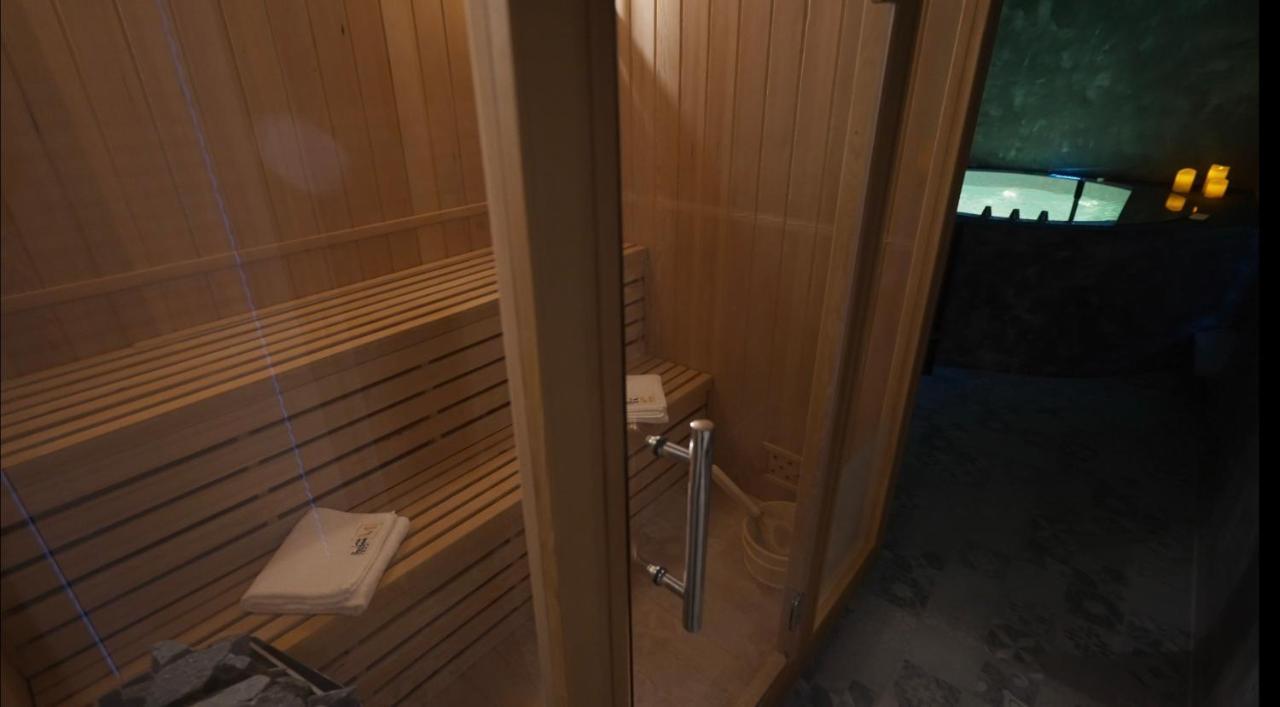 Les Suites M Wanze Bagian luar foto